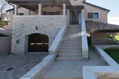 Villa 460 m², Sveti Lovreč - Pool und Jacuzzi - 3