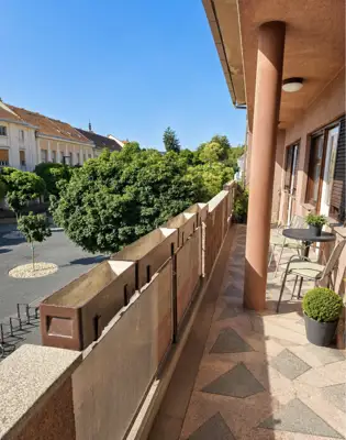 Antikni građanski stan: 319 m² potencijala na glavnom trgu Koprivnice - 3