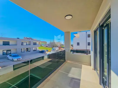 Stan 64 m², Umag - 2 spavaće sobe i terasa s pogledom na more - 2