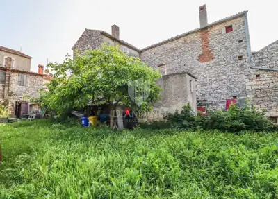 Kuća s predivnom okućnicom nedaleko Rovinja! - 11