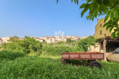 Kuća s predivnom okućnicom nedaleko Rovinja!