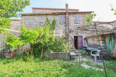 Kuća s predivnom okućnicom nedaleko Rovinja! - 12