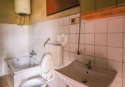 Kuća s predivnom okućnicom nedaleko Rovinja! - 7