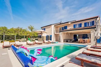 Haus zum Kauf in Dobrinj i okolica, 300 m² - 2