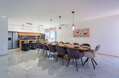 Haus zum Kauf in Dobrinj i okolica, 300 m² - 7