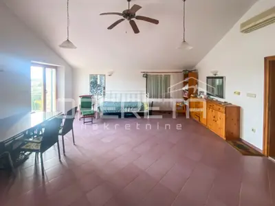 House 246 m², Brodarica - three apartments and sea view - 17