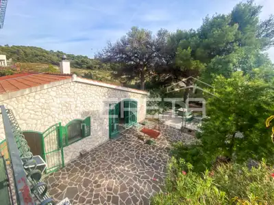 House 246 m², Brodarica - three apartments and sea view - 10