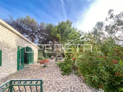 House 246 m², Brodarica - three apartments and sea view - 2