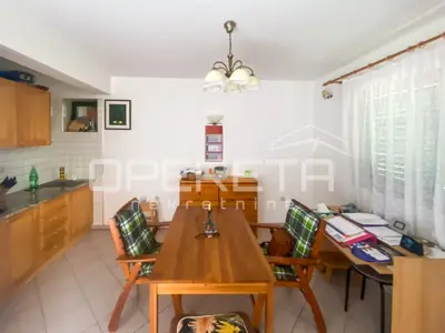House 246 m², Brodarica - three apartments and sea view - 11