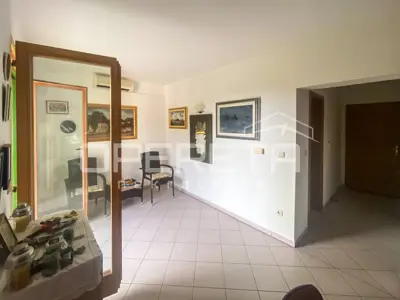 House 246 m², Brodarica - three apartments and sea view - 12