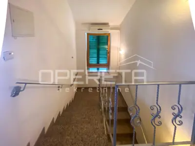 House 246 m², Brodarica - three apartments and sea view - 16