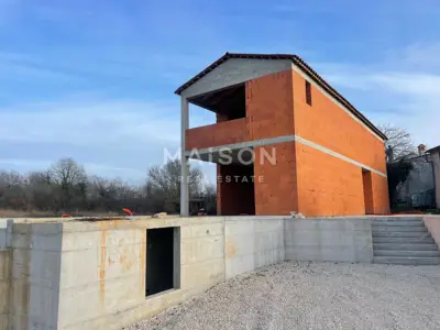 Kuća 300 m², Smoljanci kod Svetvinčenta, privatnost i mir - 11