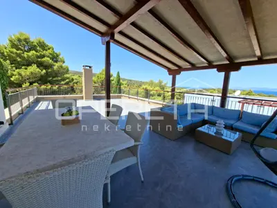 Kuća 170 m², Splitska na Braču, panoramski pogled na more - 3