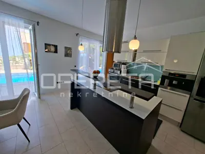 Kuća 170 m², Splitska na Braču, panoramski pogled na more - 11