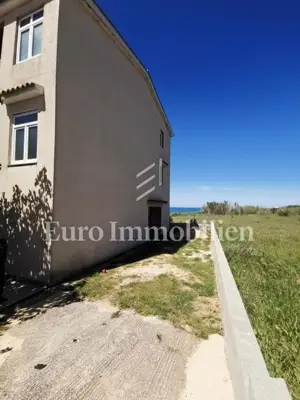 Kuća u Povljani, 4 apartmana i 50 m od mora - 21
