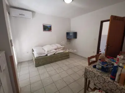 Kuća u Povljani, 4 apartmana i 50 m od mora - 4