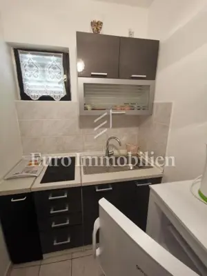 Kuća u Povljani, 4 apartmana i 50 m od mora - 8
