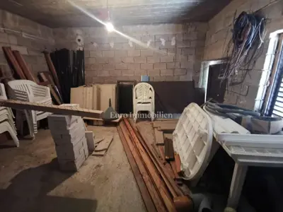 Kuća u Povljani, 4 apartmana i 50 m od mora - 16