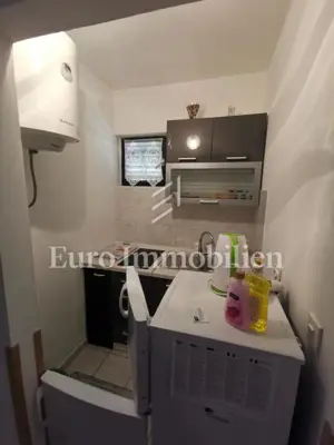 Kuća u Povljani, 4 apartmana i 50 m od mora - 9