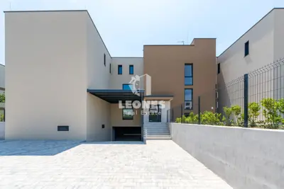 Apartment 81 m², Novigrad - garden and sea view - 8