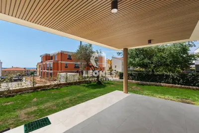 Apartment 81 m², Novigrad - garden and sea view - 6