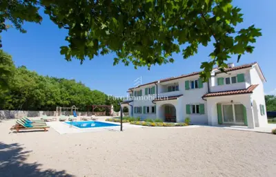 Haus 232 m², Dobrinj Umgebung, Pool und gepflegter Garten