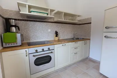 Kuća 232 m², Dobrinj okolica, bazen i uređena okućnica - 10