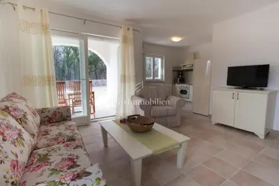 Kuća 232 m², Dobrinj okolica, bazen i uređena okućnica - 8