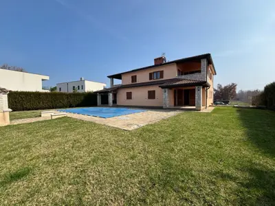 Poreč, house with 4 apartments and a pool! opportunity!
