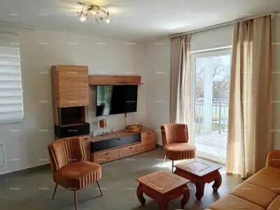 Kuća 248 m², Valtura, mirna lokacija blizu Zračne luke Pula