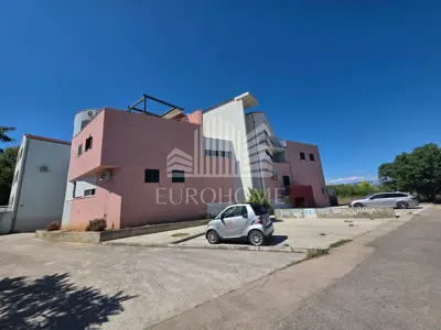 Nin - Trosoban stan 60m², 150 m od mora, parking - 3