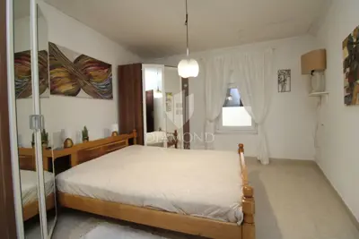 Kuća s 3 stana, 2 garsonijere i poslovnim prostorom - 9
