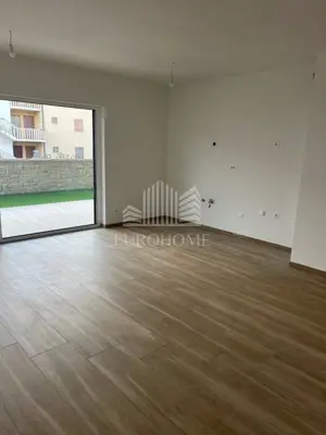 PAG, POVLJANA - 3-sobni apartman NOVOGRADNJA USELJIVO - 2