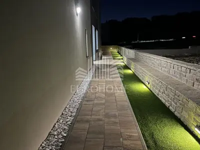 PAG, POVLJANA - 3-sobni apartman NOVOGRADNJA USELJIVO - 6