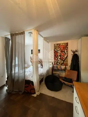 Garsonijera, Bijenik, mirna podsljemenska zona i parkirno mjesto