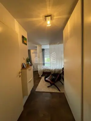 Garsonijera, Bijenik, mirna podsljemenska zona i parkirno mjesto - 4
