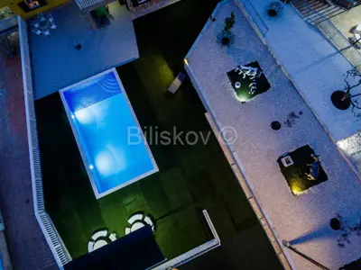 Vila 1.000 m², Radošić - bazen i jacuzzi - 2