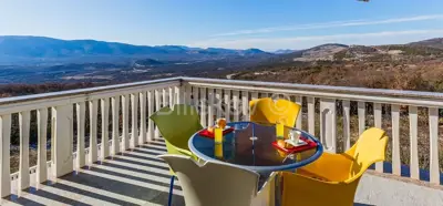 Vila 1.000 m², Radošić - bazen i jacuzzi - 5