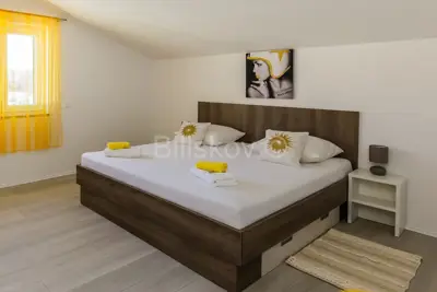 Vila 1.000 m², Radošić - bazen i jacuzzi - 9