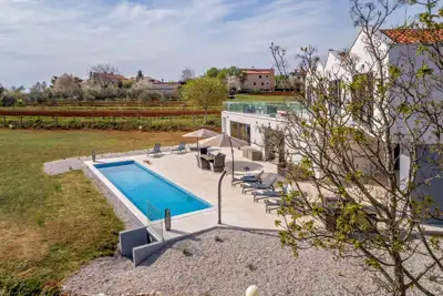 Holiday home 6000 m², Višnjan - pool and olive groves - 6