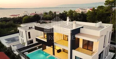 Villa 256 m², Privlaka - 100 m from the sea and pool with jacuzzi