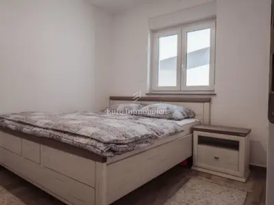Apartman 60 m², Vir - 2 spavaće sobe i terasa - 10