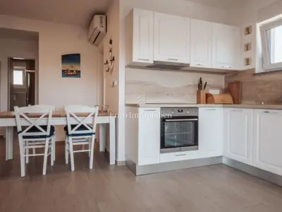 Apartman 60 m², Vir - 2 spavaće sobe i terasa - 4