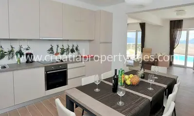 Kuća, Brač, 135 m², 950 000 € - 4