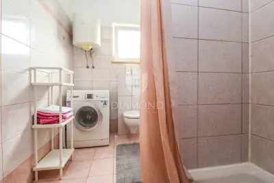 Pula, Veli Vrh - spacious house with multiple residential units, garage and plot - 22