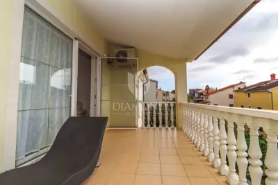 Pula, Veli Vrh - spacious house with multiple residential units, garage and plot - 15