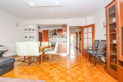 Pula, Veli Vrh - spacious house with multiple residential units, garage and plot - 3