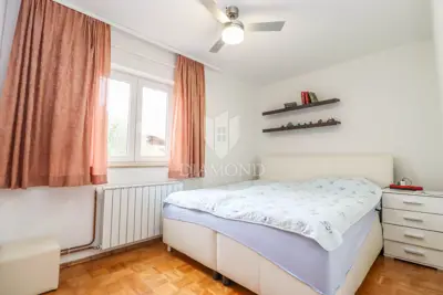 Pula, Veli Vrh - spacious house with multiple residential units, garage and plot - 9