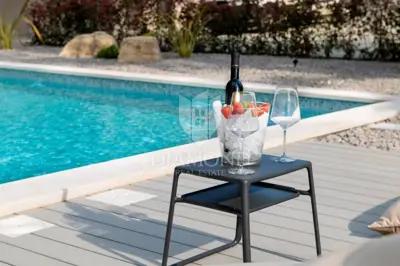 Villa 350 m², Pićan - Pool und ruhige Lage - 18