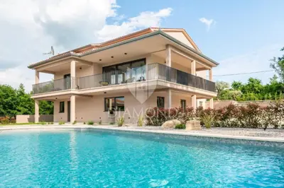 Villa 350 m², Pićan - Pool und ruhige Lage - 4